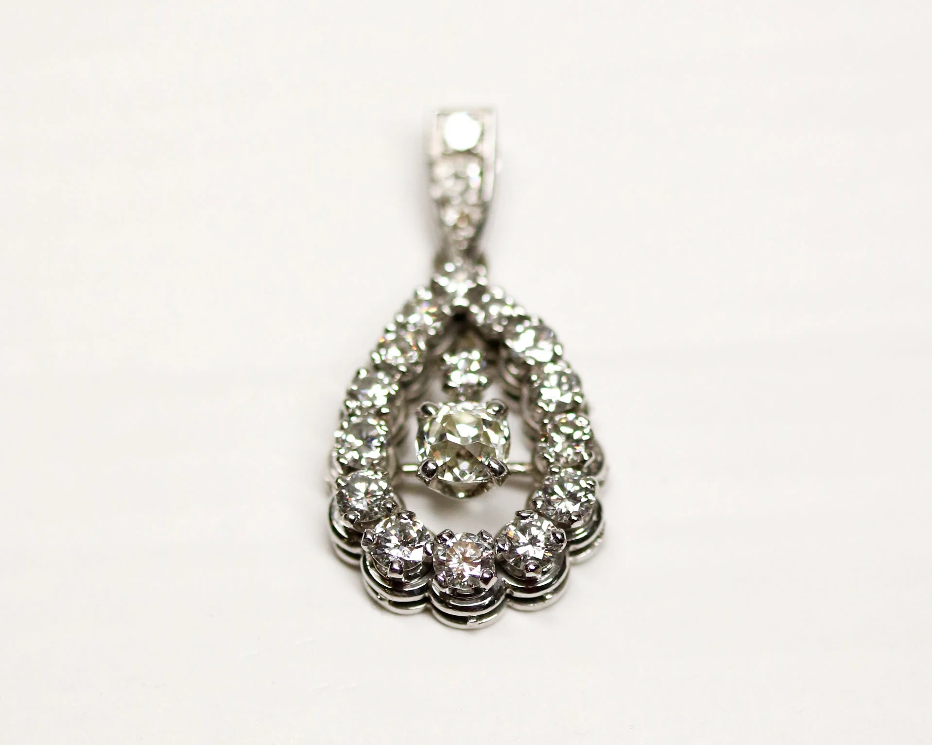 Pendentif Art Déco Or Blanc et Diamants - Image 5