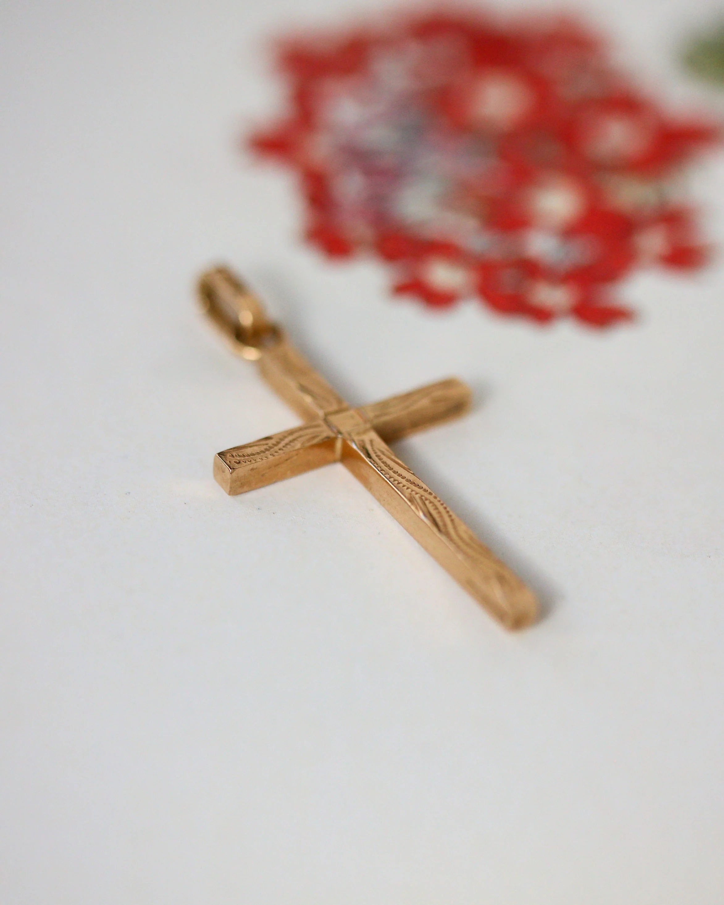 Pendentif Petite Croix Latine Ciselée Or jaune - Image 2