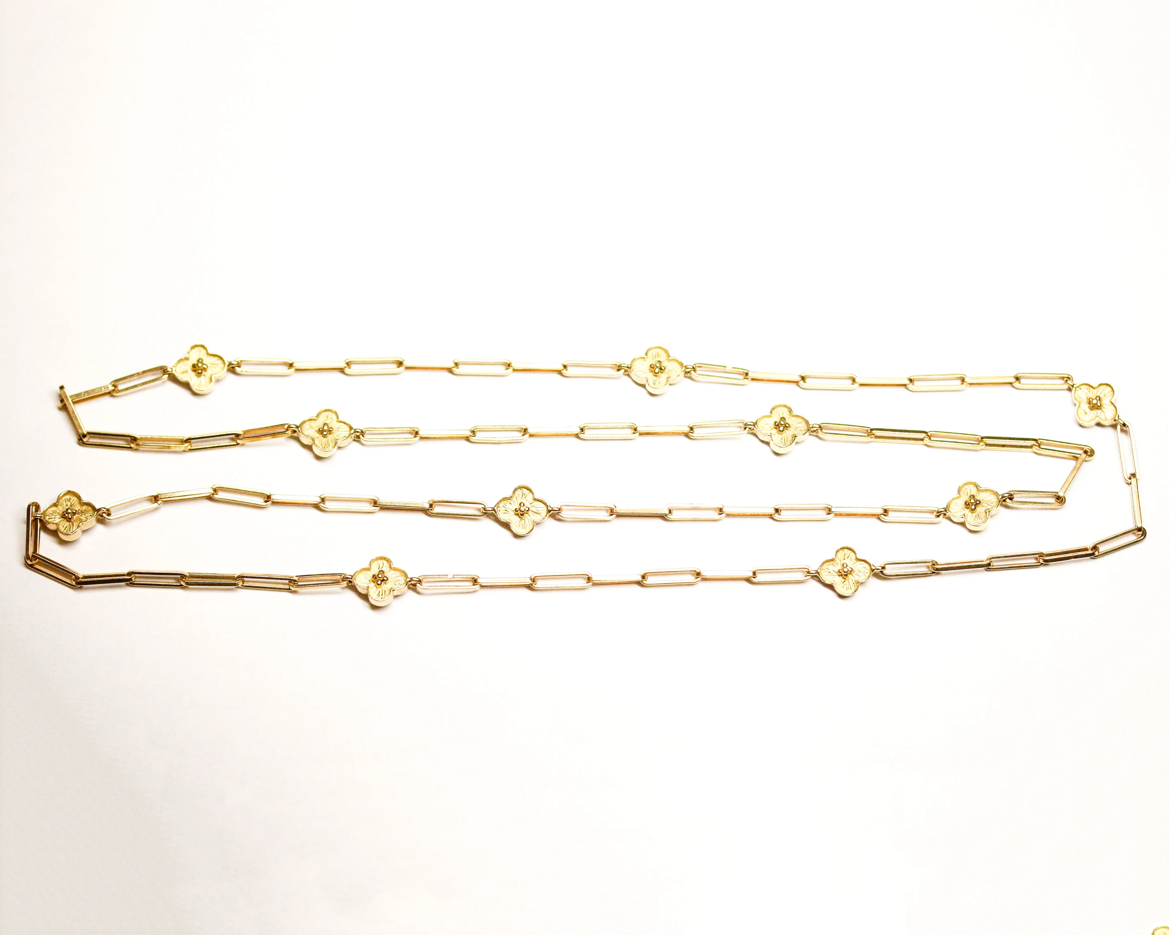 Sautoir Or Jaune Maille Fleur et Allongées - Image 5