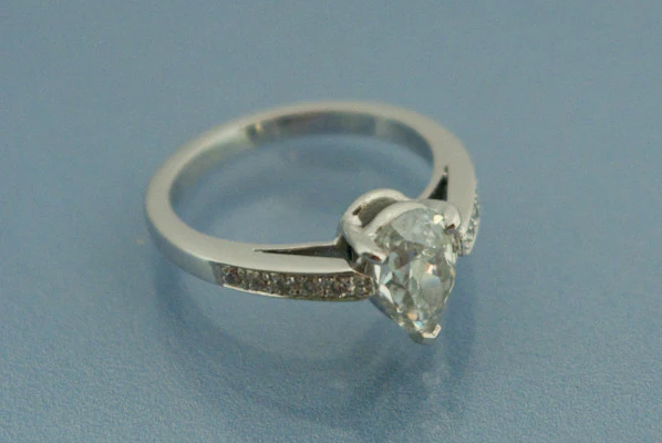Solitaire Diamant Poire